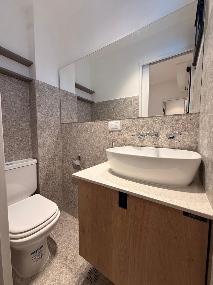 DEPARTAMENTO 3 AMBIENTES CON DEPENDENCIA EN VENTA
