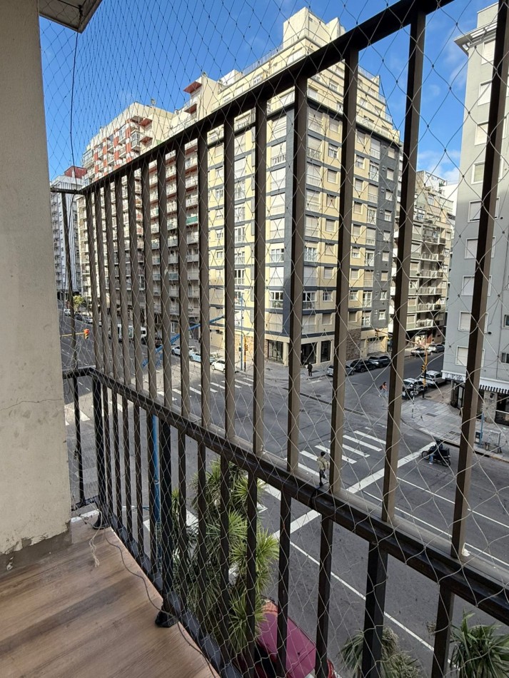 Departamento 3 ambientes a 1 cuadra del mar en venta