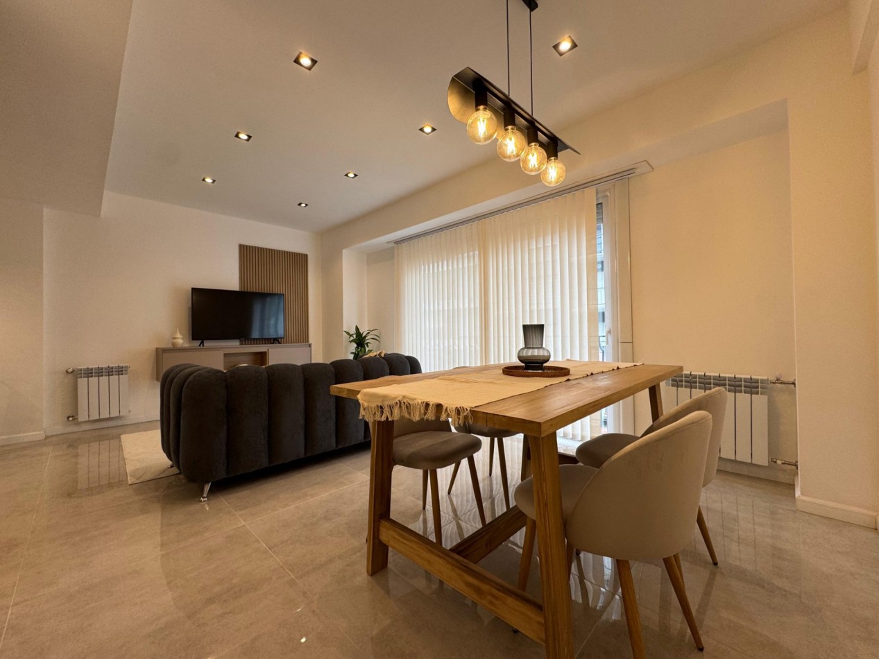Departamento 3 ambientes al frente con balcon zona Plaza Colon en venta