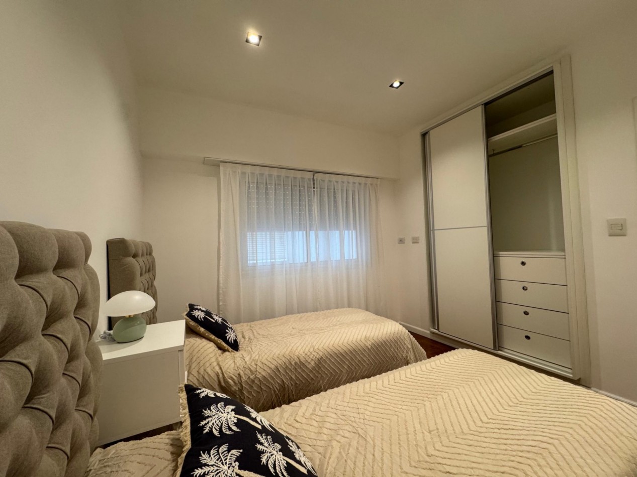 Departamento 3 ambientes al frente con balcon zona Plaza Colon en venta