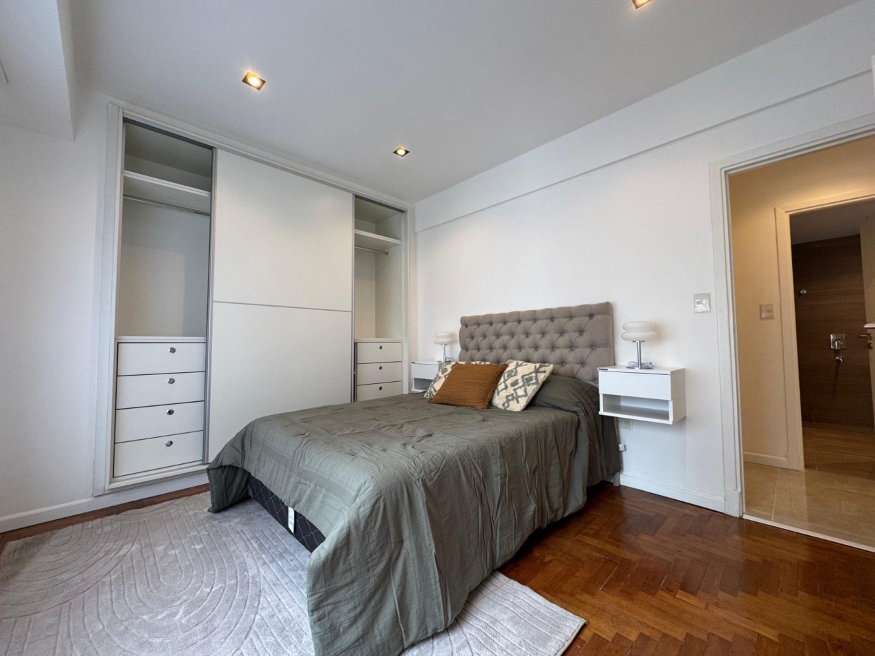 Departamento 3 ambientes al frente con balcon zona Plaza Colon en venta