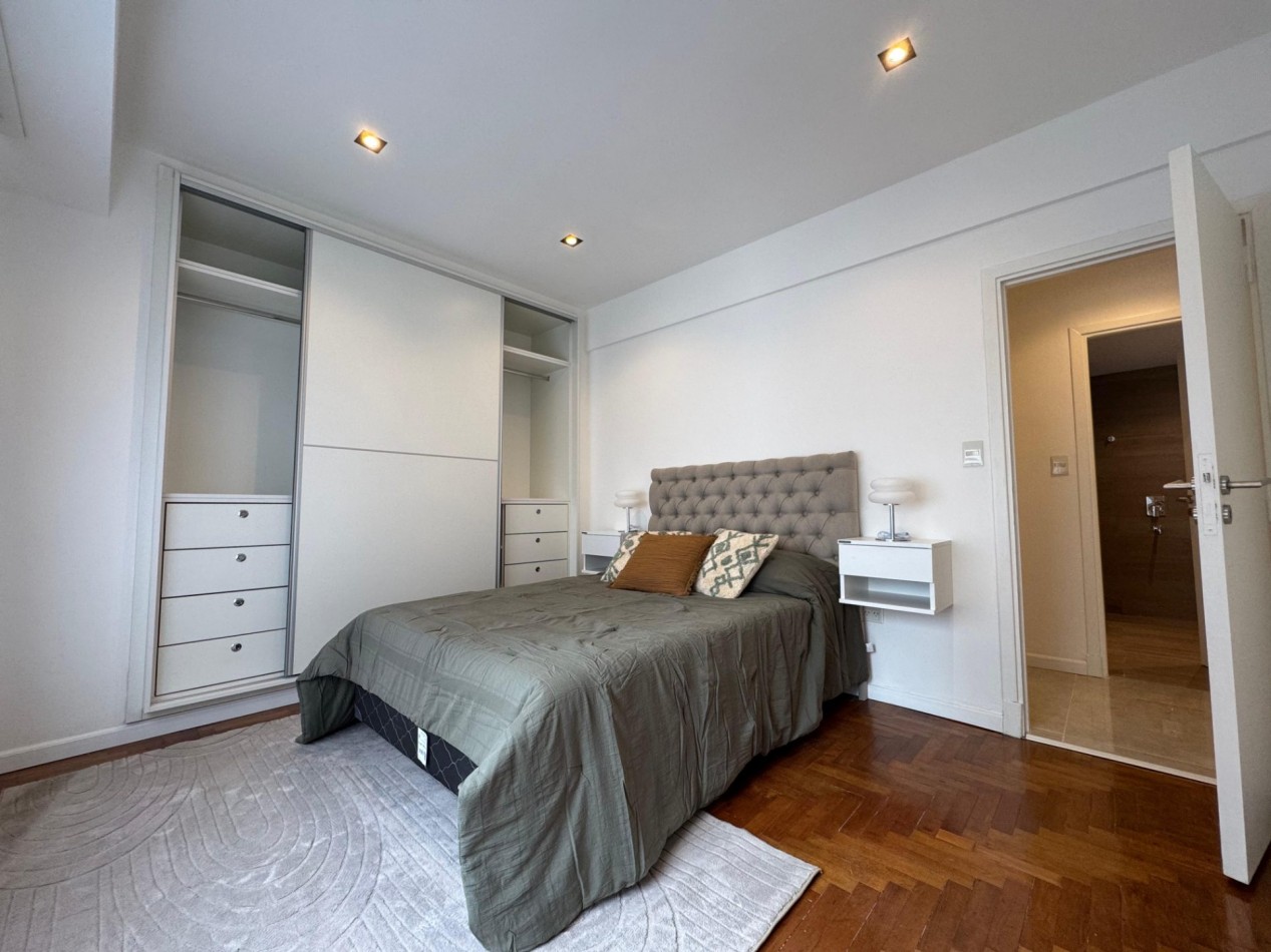Departamento 3 ambientes al frente con balcon zona Plaza Colon en venta