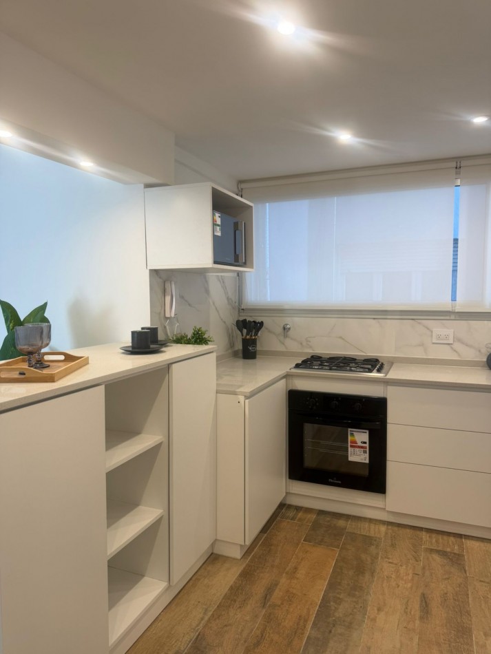 Departamento 4 ambientes al frente con espacio de cochera en venta