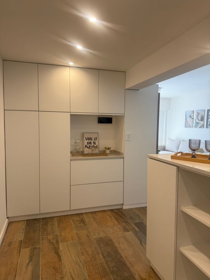Departamento 4 ambientes al frente con espacio de cochera en venta