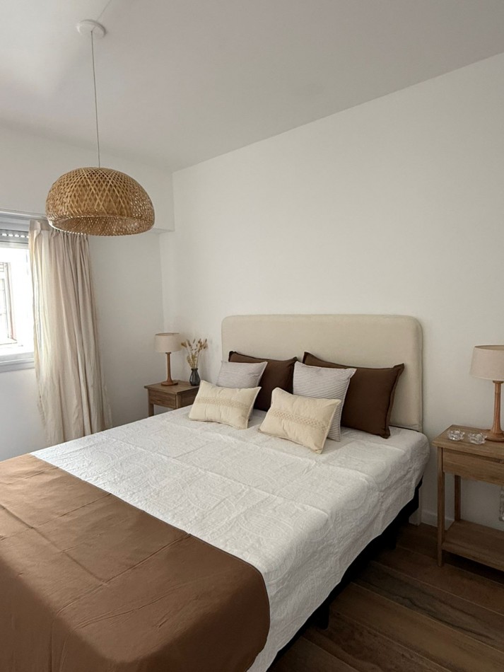Departamento 4 ambientes al frente con espacio de cochera en venta