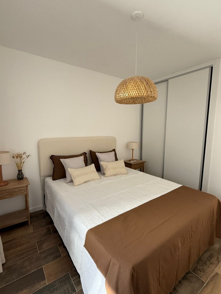Departamento 4 ambientes al frente con espacio de cochera en venta