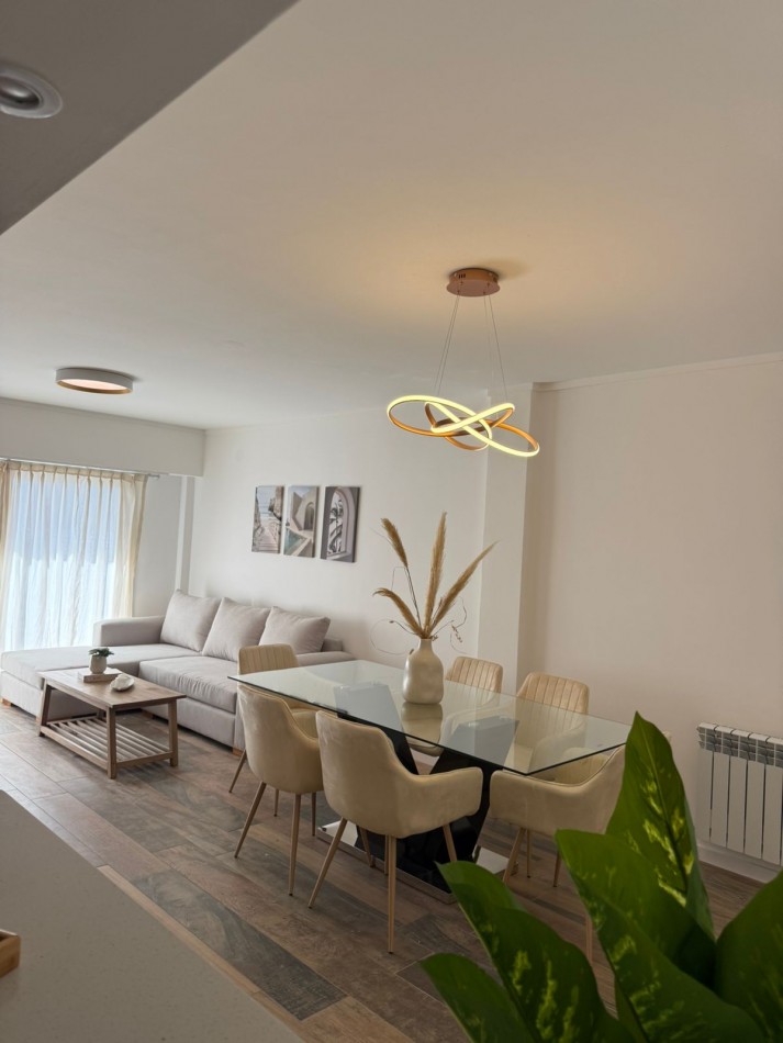 Departamento 4 ambientes al frente con espacio de cochera en venta