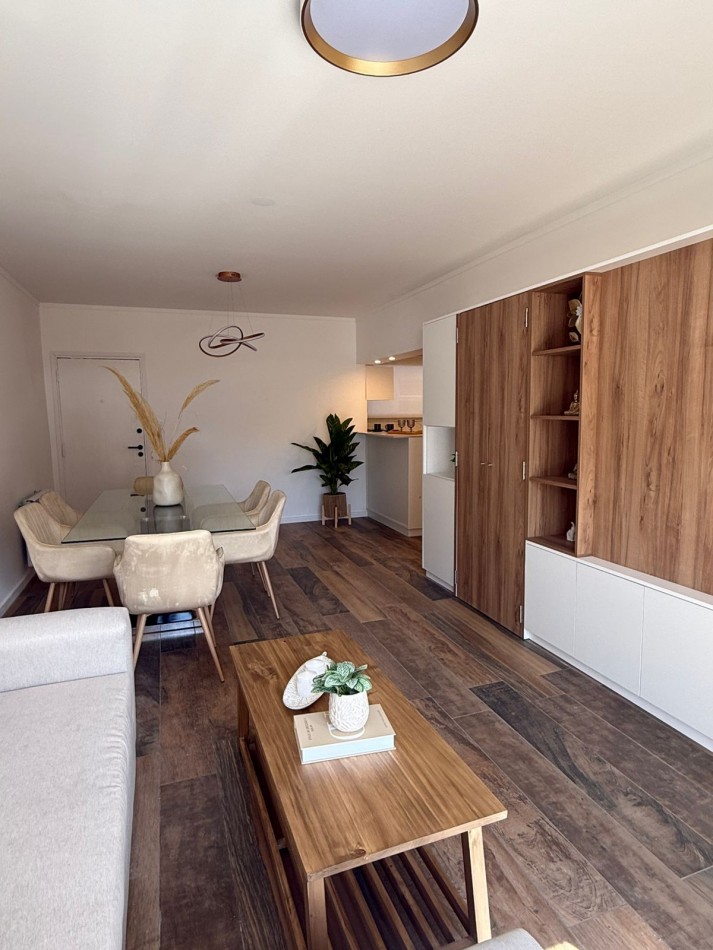 Departamento 4 ambientes al frente con espacio de cochera en venta