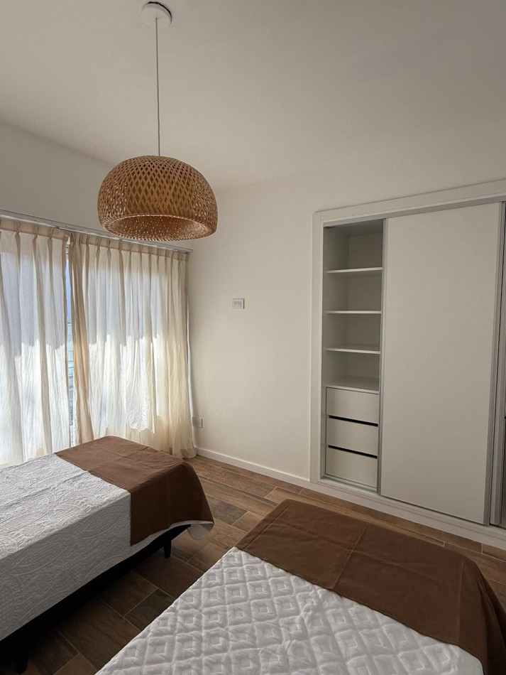 Departamento 4 ambientes al frente con espacio de cochera en venta