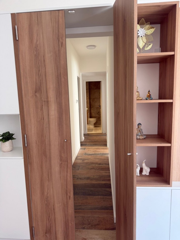Departamento 4 ambientes al frente con espacio de cochera en venta