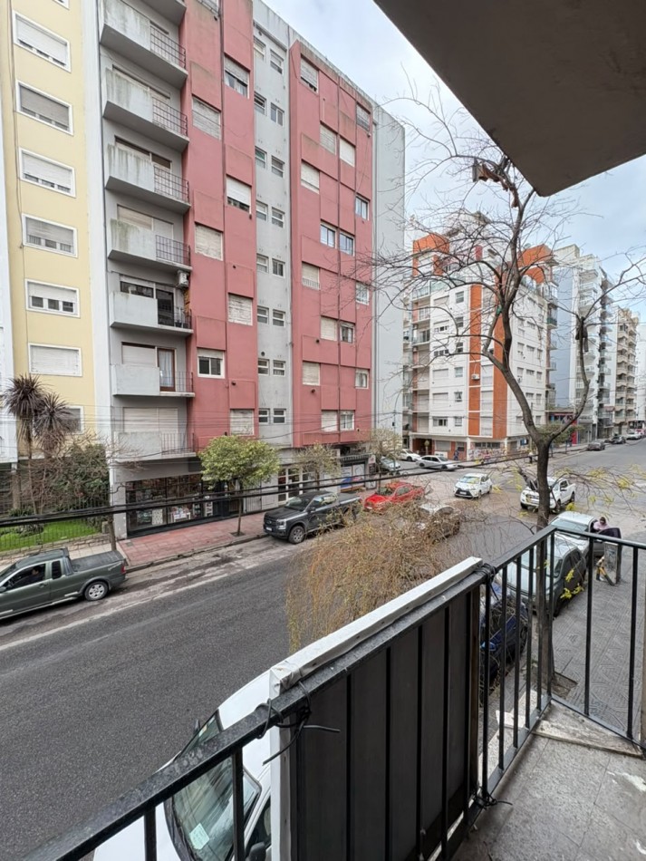 DEPARTAMENTO DE 2 AMBIENTES CON BALCON AL FRENTE