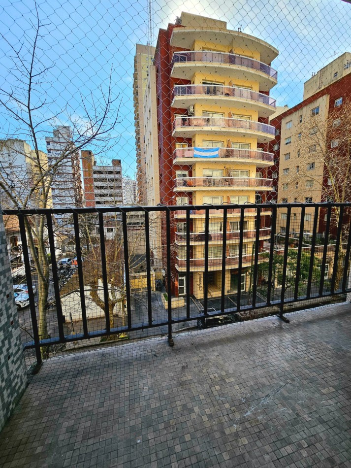 ALQUILER 24 MESES DEPARTAMENTO 2 AMBIENTES CON BALCON AL FRENTE