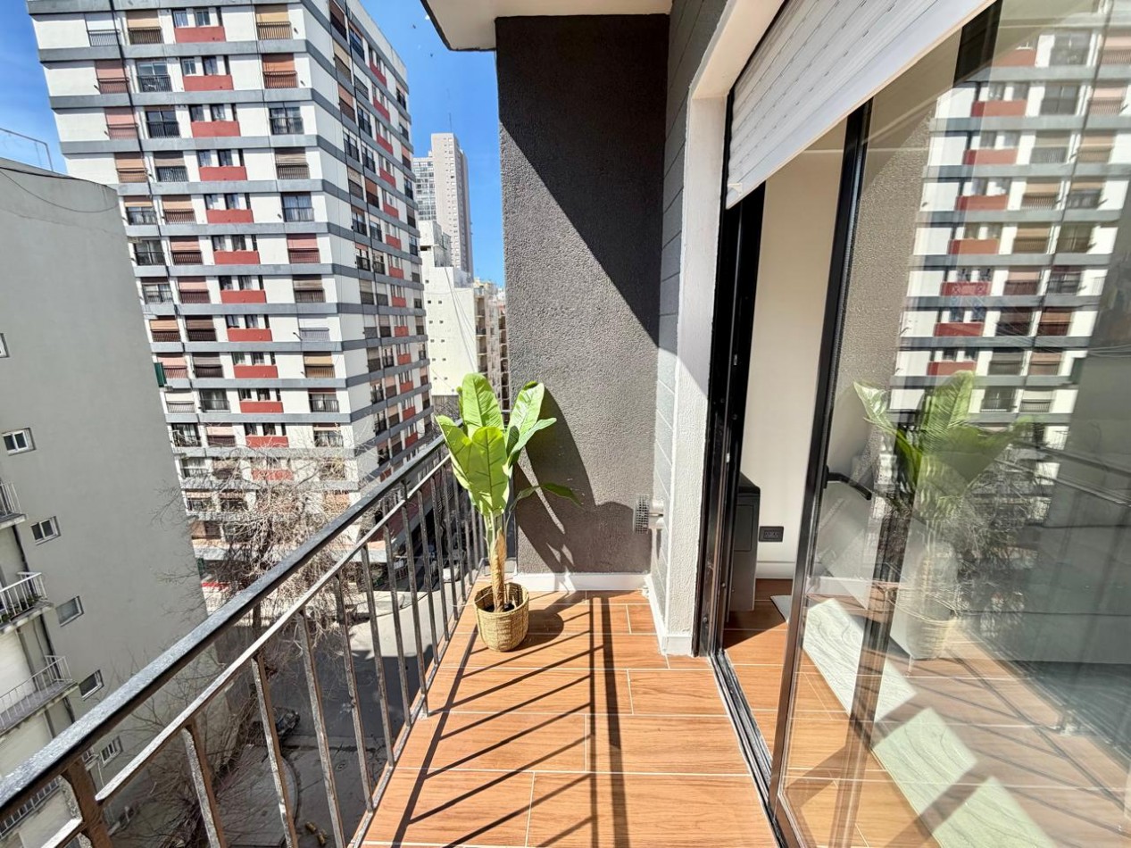 DEPARTAMENTO 2 AMBIENTES A LA CALLE CON BALCON SALIENTE