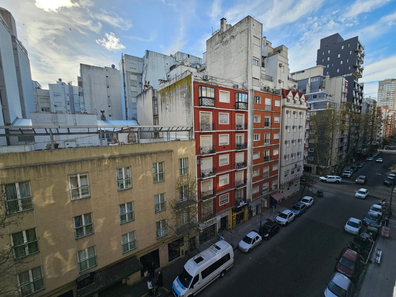 DEPARTAMENTO 2 AMBIENTES CON BALCON AL FRENTE VENTA