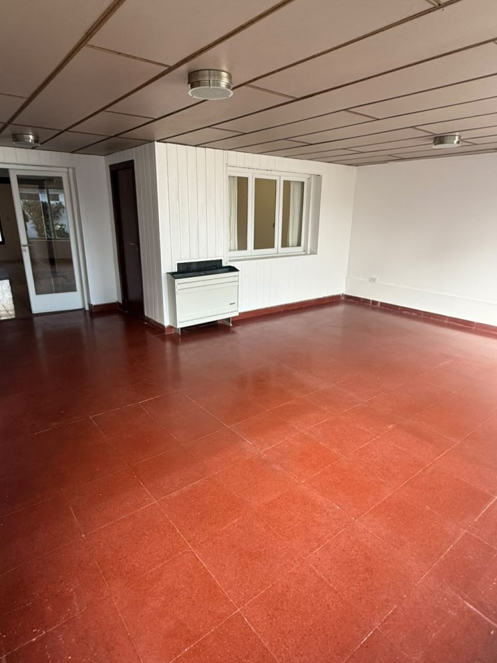 CHALET 4 AMBIENTES EN VENTA ZONA LOMAS DE STELLA MARIS