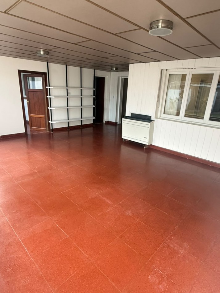 CHALET 4 AMBIENTES EN VENTA ZONA LOMAS DE STELLA MARIS