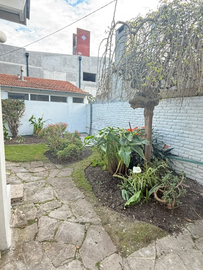 CHALET 4 AMBIENTES EN VENTA ZONA LOMAS DE STELLA MARIS