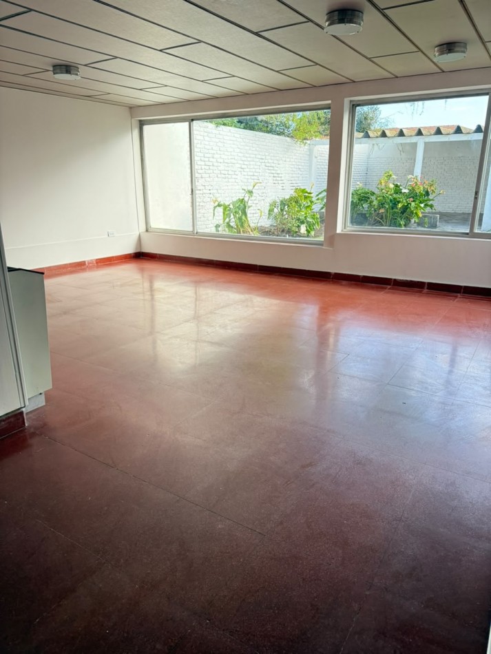 CHALET 4 AMBIENTES EN VENTA ZONA LOMAS DE STELLA MARIS