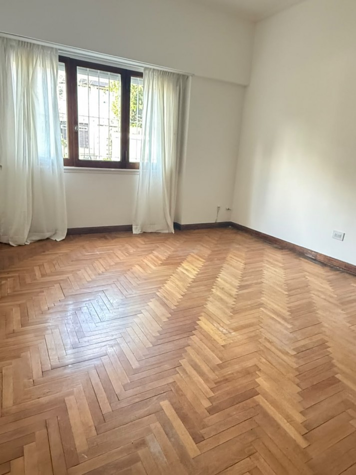 CHALET 4 AMBIENTES EN VENTA ZONA LOMAS DE STELLA MARIS