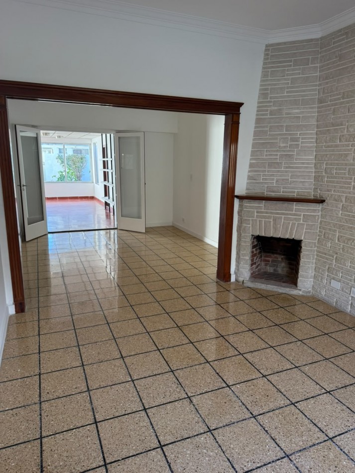 CHALET 4 AMBIENTES EN VENTA ZONA LOMAS DE STELLA MARIS
