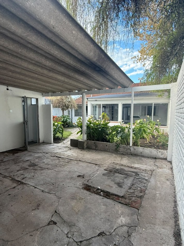 CHALET 4 AMBIENTES EN VENTA ZONA LOMAS DE STELLA MARIS