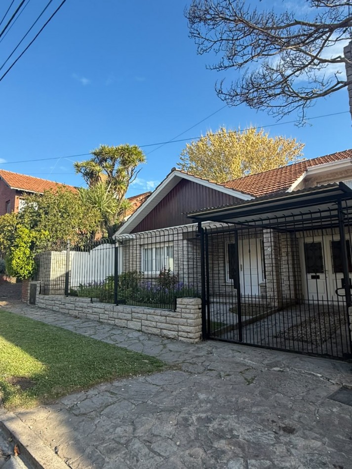 CHALET 4 AMBIENTES EN VENTA ZONA LOMAS DE STELLA MARIS