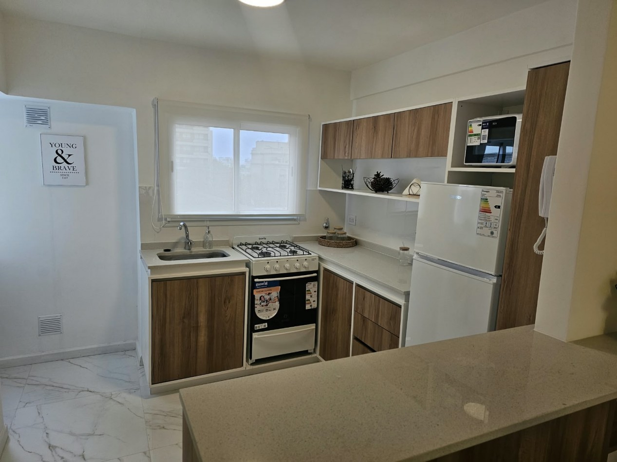 Departamento 3 ambientes con balcon al frente | en venta | plaza mitre