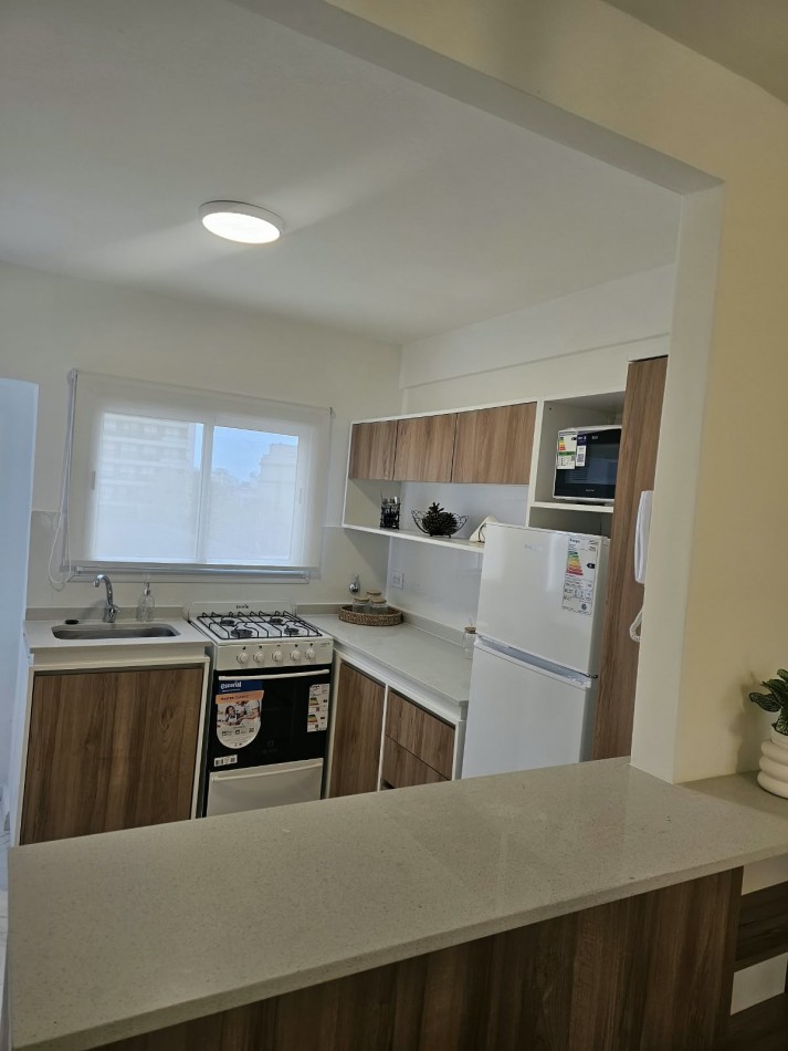 Departamento 3 ambientes con balcon al frente | en venta | plaza mitre