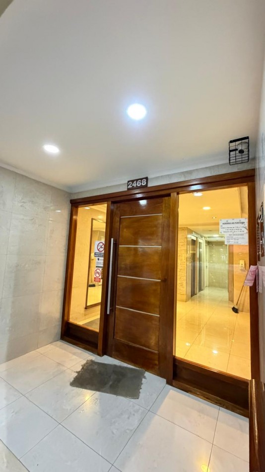 Departamento 2 ambientes a la calle con balcon frances en venta