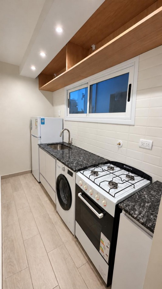 Departamento 2 ambientes a la calle con balcon frances en venta