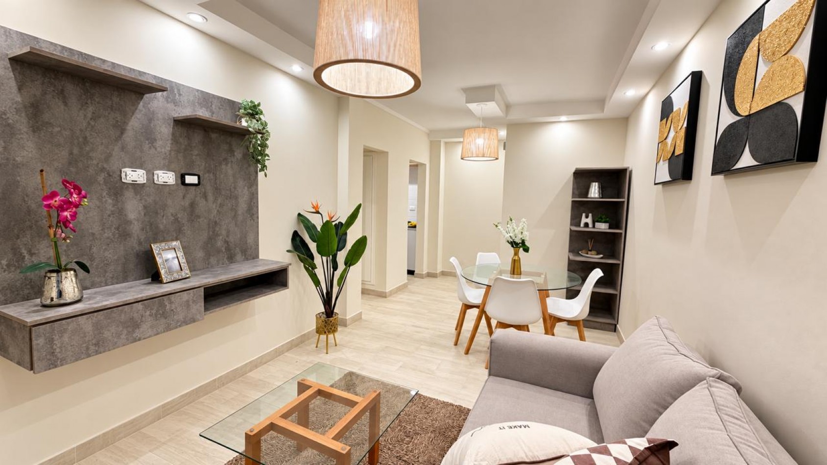 Departamento 2 ambientes a la calle con balcon frances en venta
