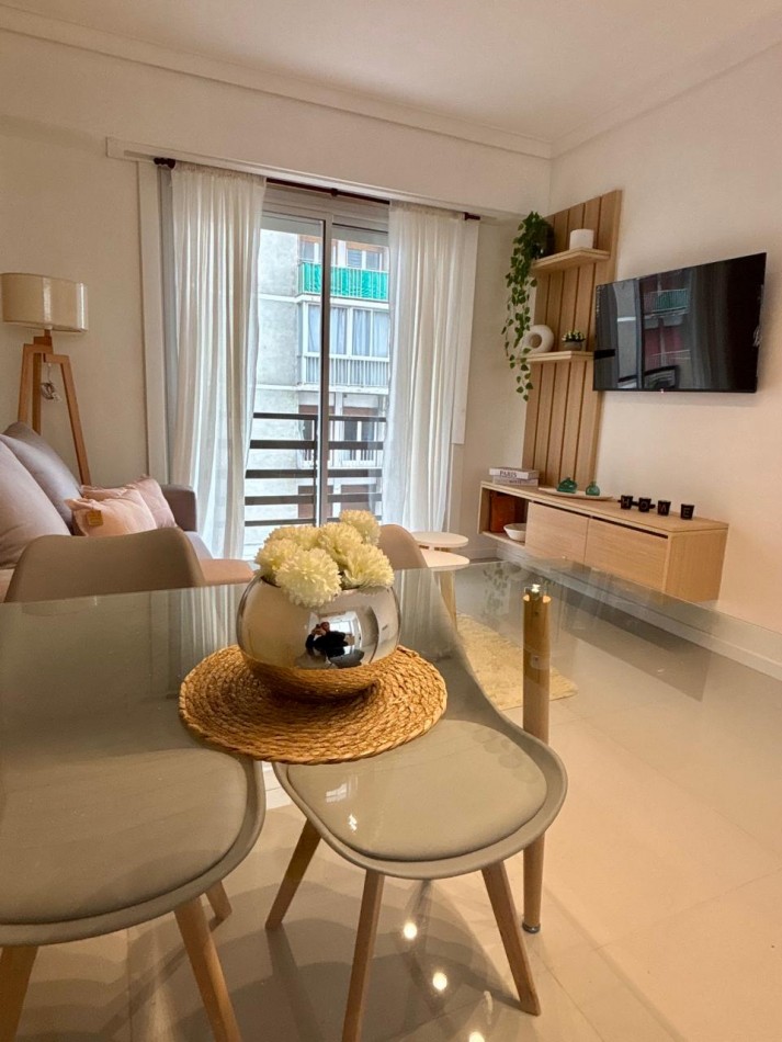 Departamento 3 ambientes con dependencia al frente con balcon