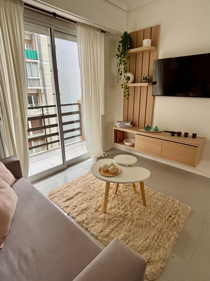 Departamento 3 ambientes con dependencia al frente con balcon