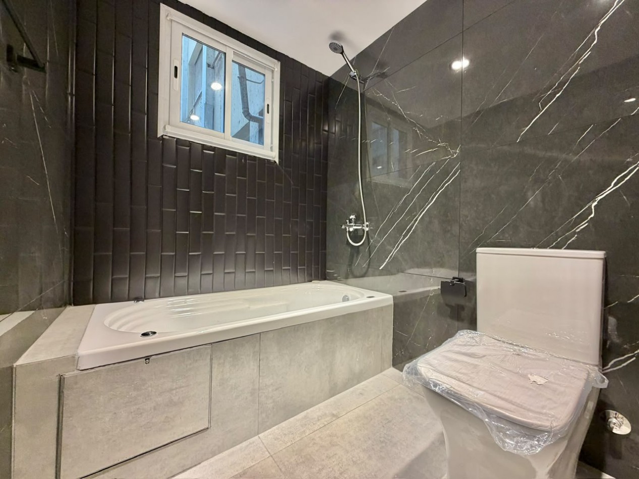 DEPARTAMENTO 3 AMBIENTES A LA CALLE CON BALCON EN VENTA