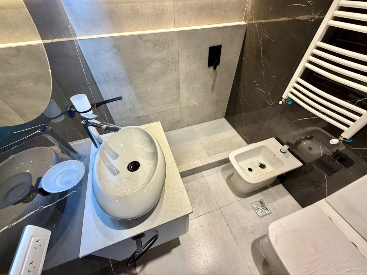 DEPARTAMENTO 3 AMBIENTES A LA CALLE CON BALCON EN VENTA