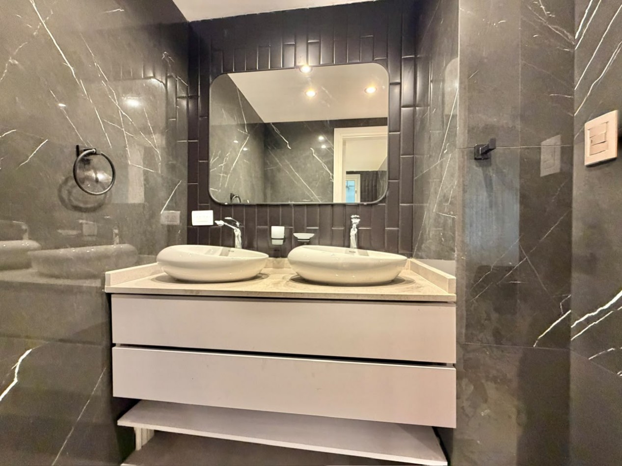 DEPARTAMENTO 3 AMBIENTES A LA CALLE CON BALCON EN VENTA