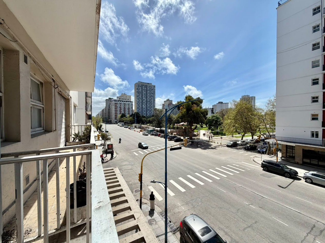 DEPARTAMENTO 3 AMBIENTES A LA CALLE CON BALCON EN VENTA