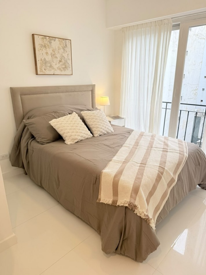 Monoambiente a la calle con balcon frances en venta