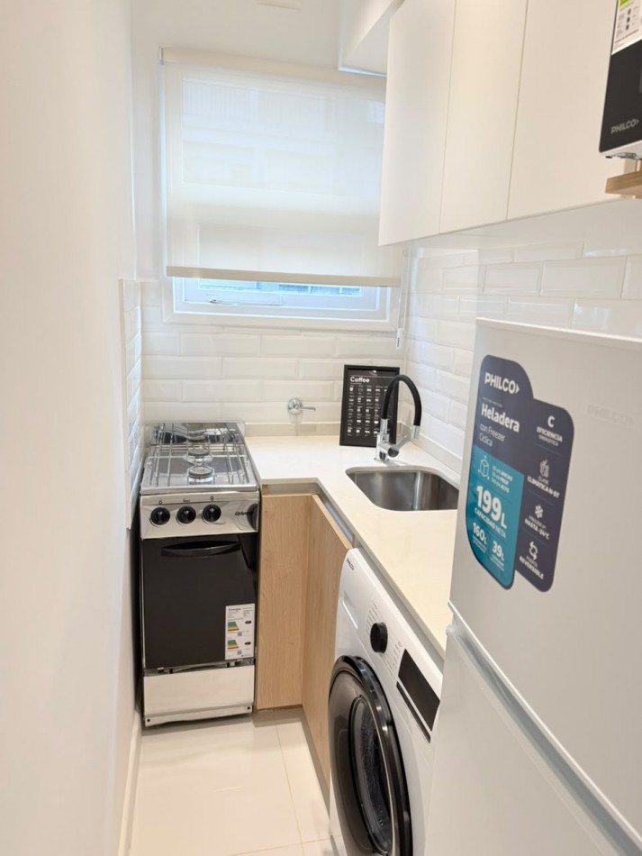 Monoambiente a la calle con balcon frances en venta