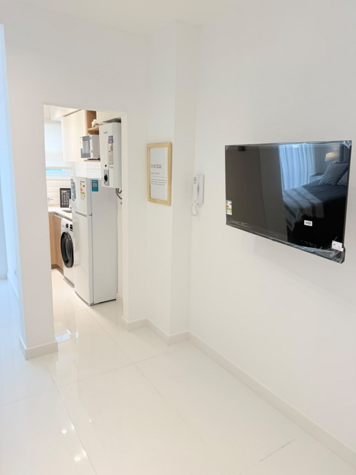 Monoambiente a la calle con balcon frances en venta