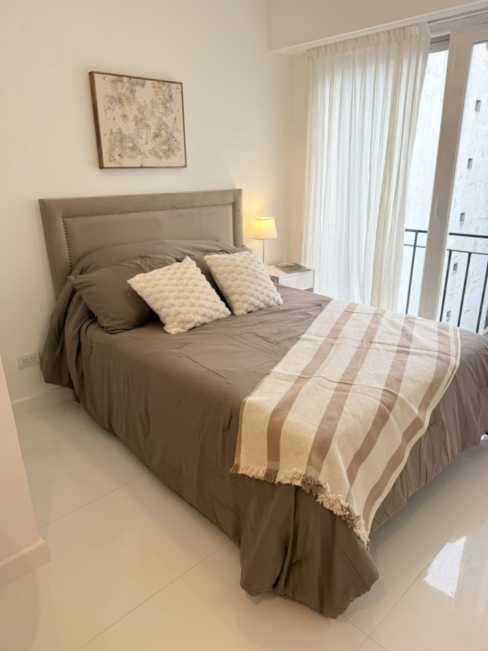 Monoambiente a la calle con balcon frances en venta