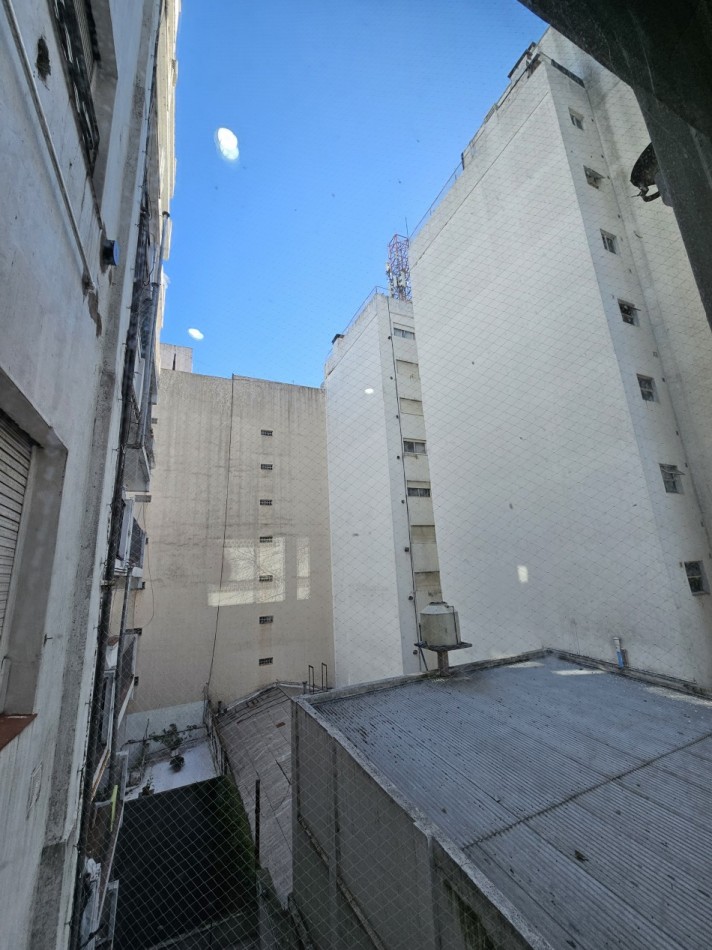 DEPARTAMENTO 1 AMBIENTE Y MEDIO RECICLADO Y AMOBLADO EN VENTA!