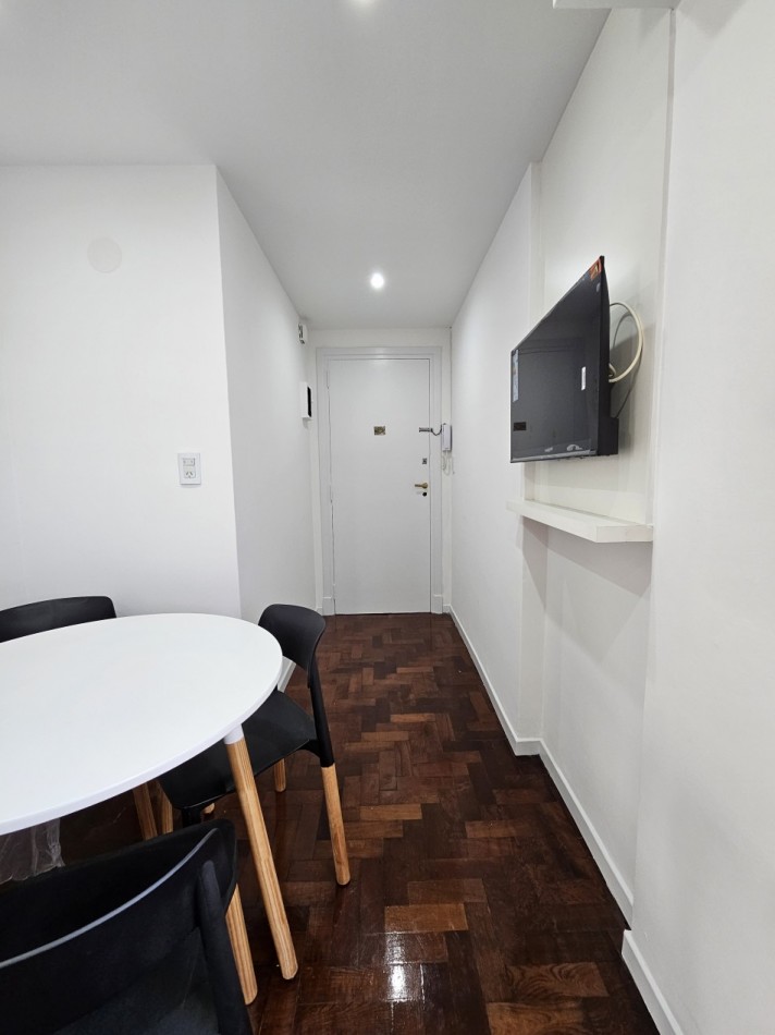 DEPARTAMENTO 1 AMBIENTE Y MEDIO RECICLADO Y AMOBLADO EN VENTA!