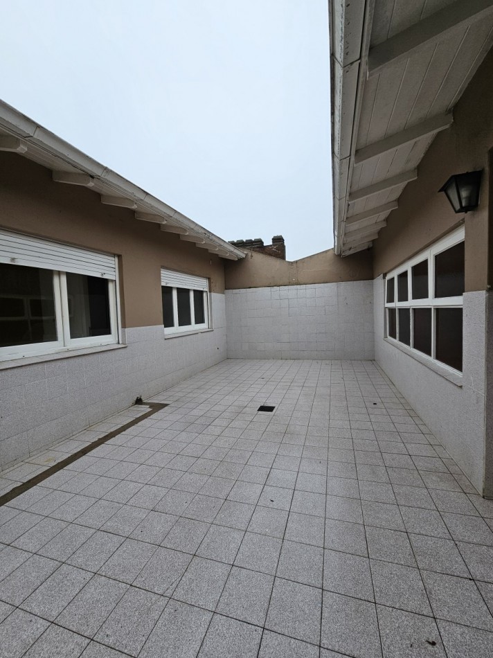 CHALET 6 AMBIENTES ZONA CHAUVIN APTO CREDITO HIPOTECARIO