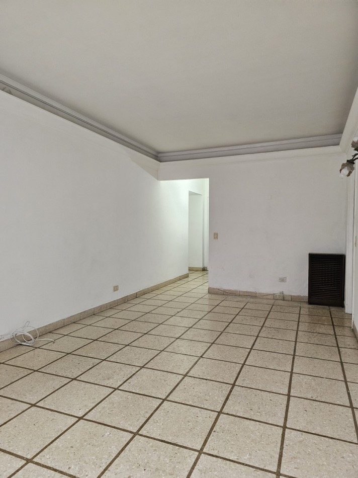 DEPARTAMENTO 3 AMBIENTES CON DEPENDENCIA Y BALCON A LA CALLE ALQUILER 24 MESES