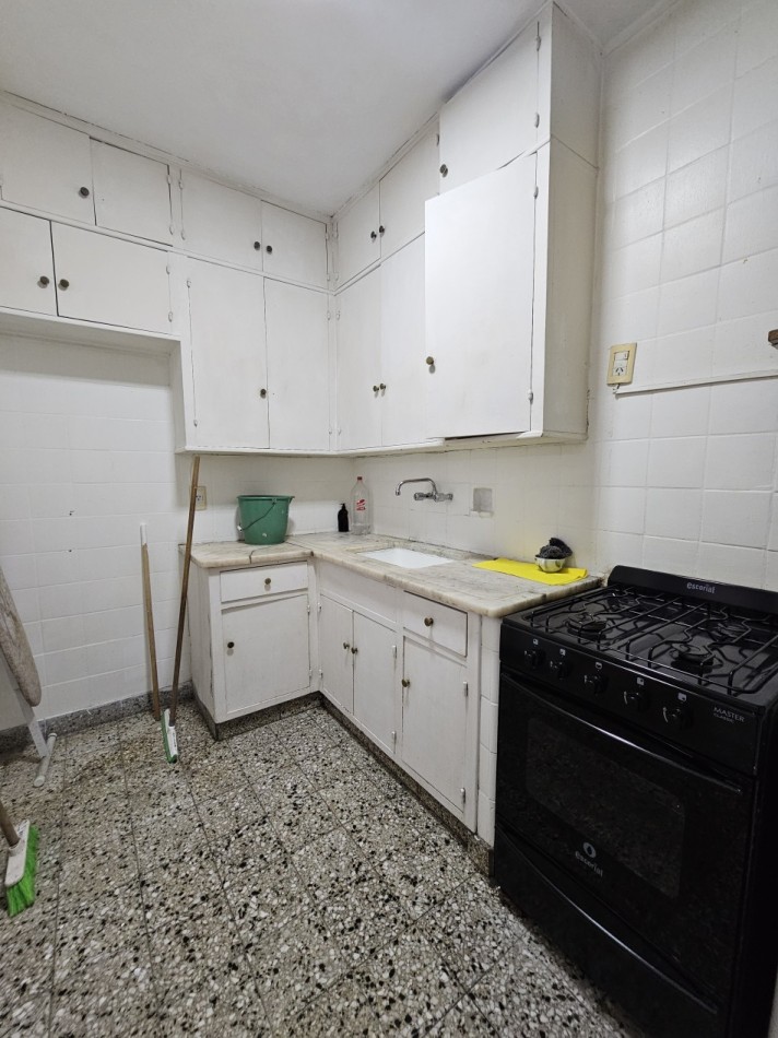 DEPARTAMENTO 3 AMBIENTES CON DEPENDENCIA Y BALCON A LA CALLE ALQUILER 24 MESES