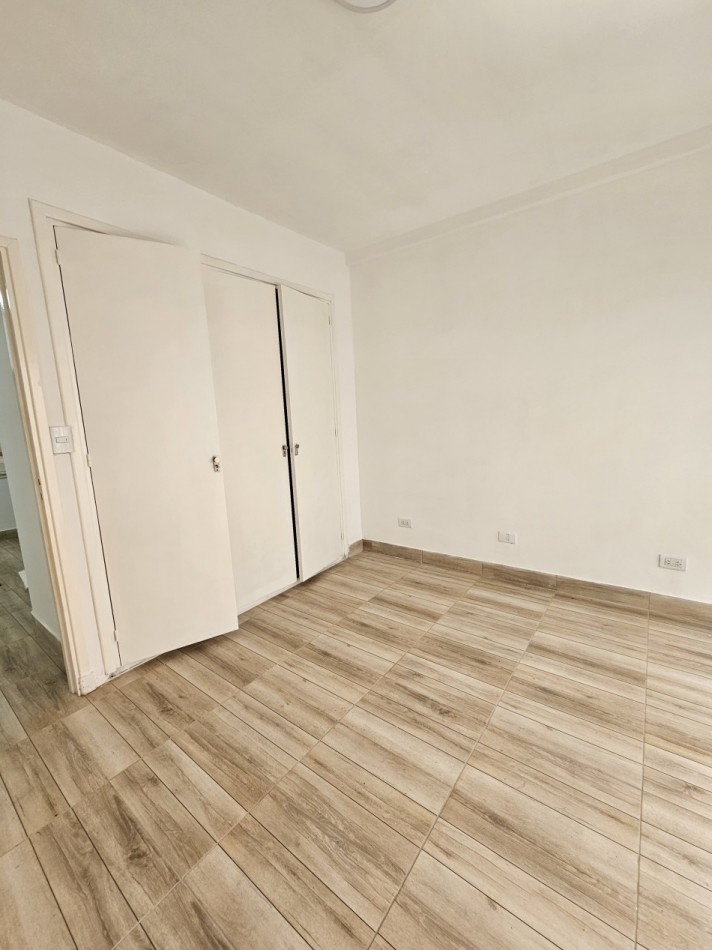 Departamento 2 ambientes con balcon a la calle