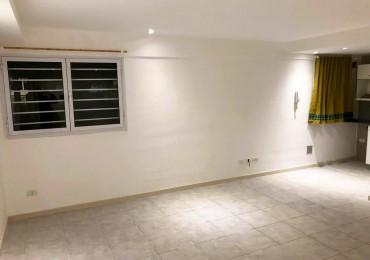 PH 1 AMBIENTE AL FRENTE CON ESPACIO DE COCHERA OPORTUNIDAD!