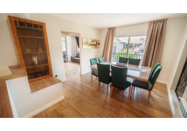 CASA 4 AMBIENTES CON COCHERA Y TERRAZA ZONA PASEO ALDREY