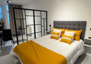 Departamento 1 ambiente a la calle con balcon en Plaza mitre